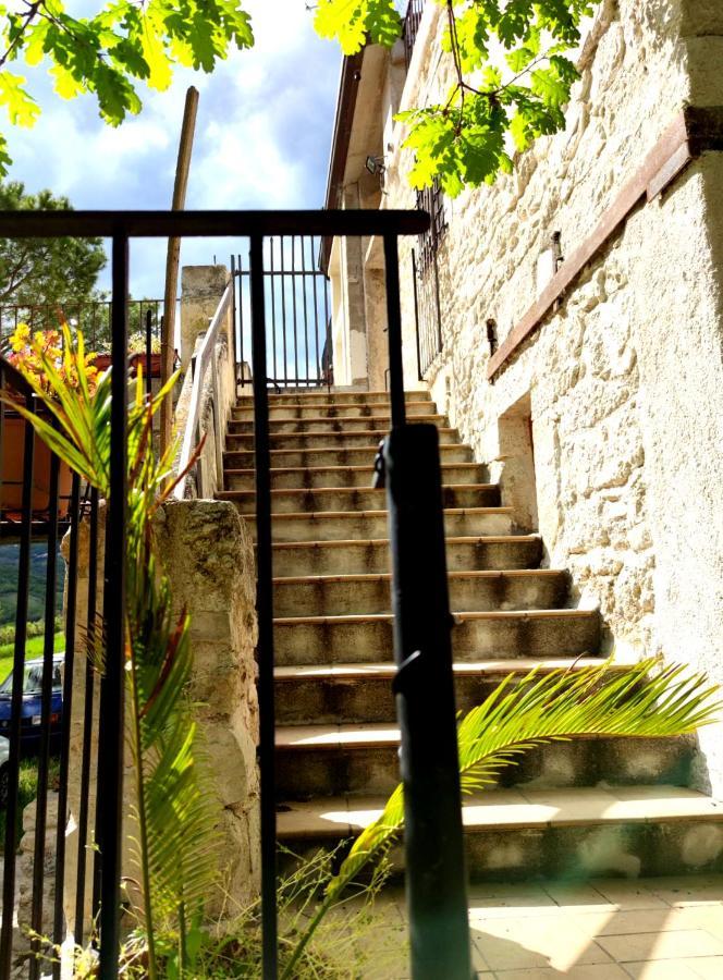 Ai Limiti • 67 • Stonehouse Guest House Palombaro Bagian luar foto